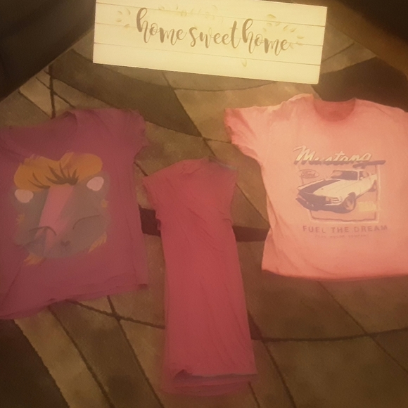 T-Shirt Lot ->  All 4 for $6 - Picture 1 of 4
